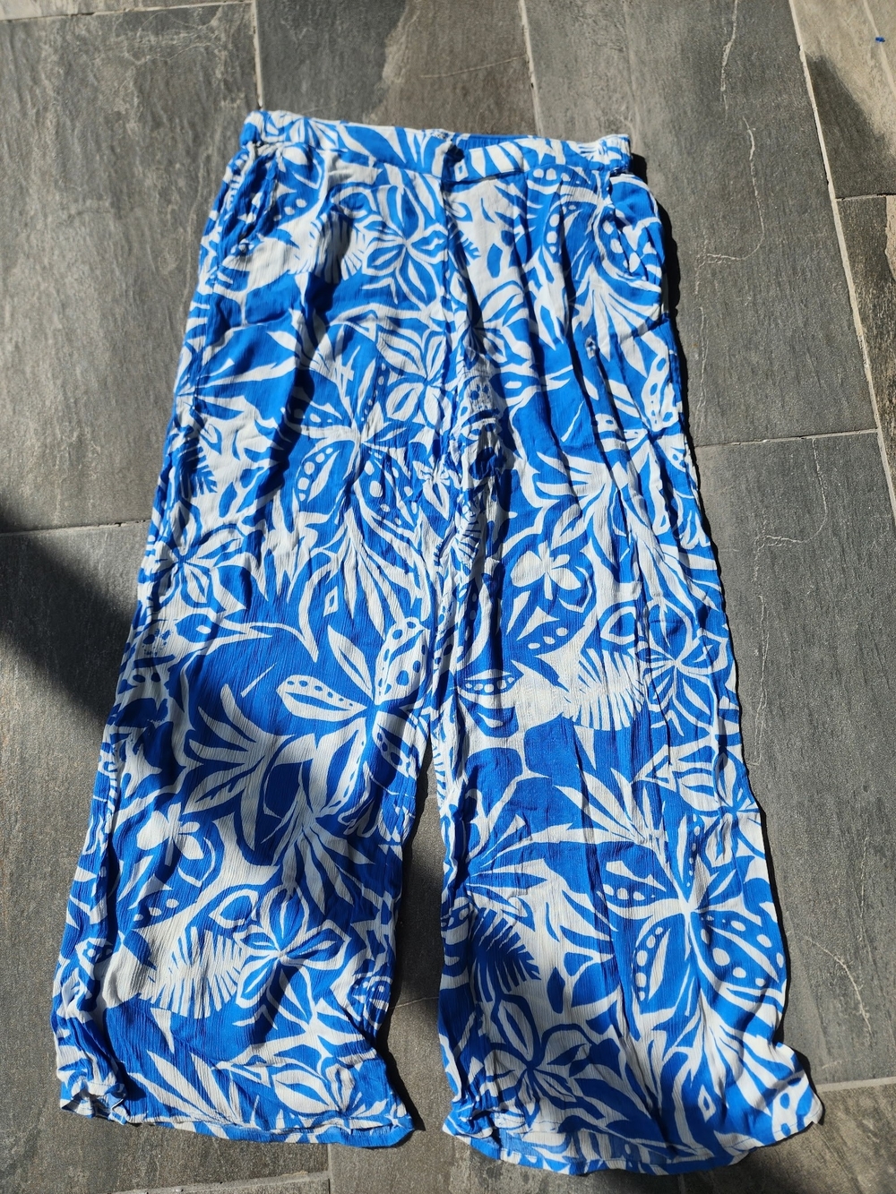Roxy Blue and White Floral Casual Pants